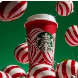 NEW STARBUCKS HOLIDAY RED CUP DAY 2024 16 OZ REUSABLE HOT CUP W/TOP COLLECTABLE